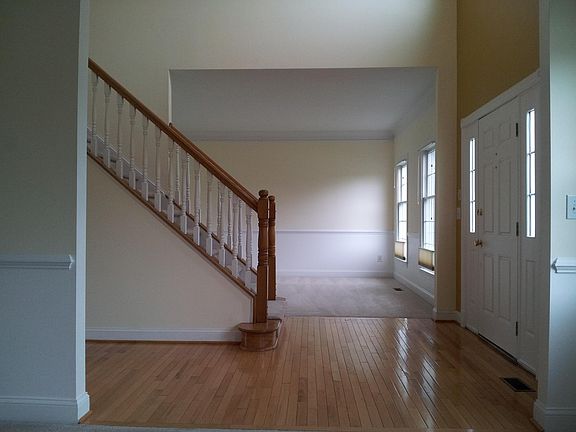 3rd image of 7055 Maynard Pl E
