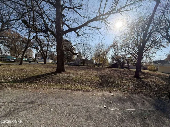 325 N Delaware Ave, Columbus, KS 66725