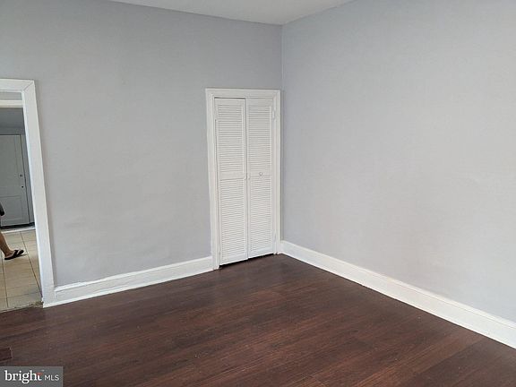 4th image of 1176 Mechanic St