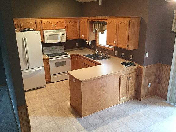 2nd image of 104 Shetland Ct SE