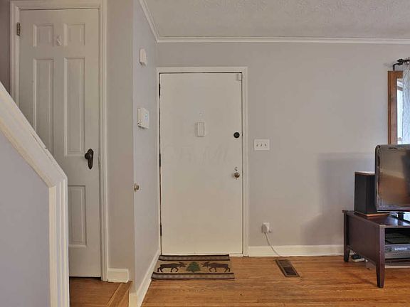 3rd image of 557 Park Blvd
