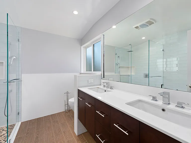 944 Bruno St — Photo 10