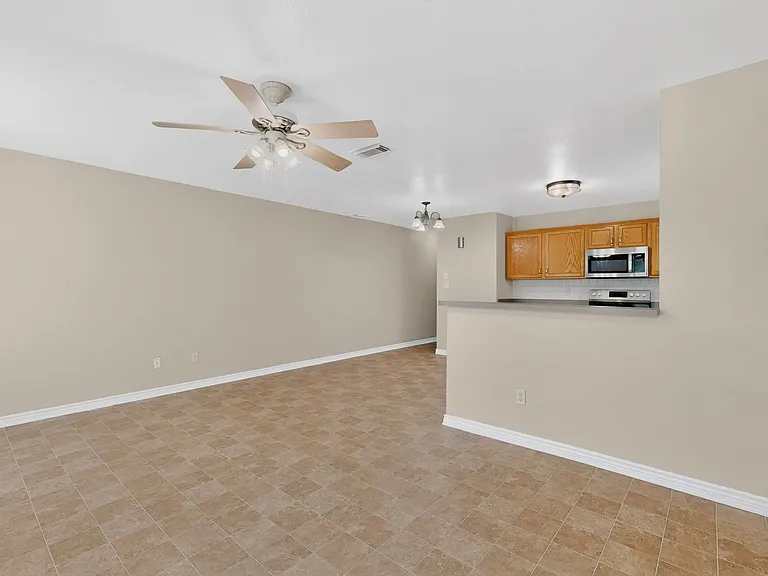117 W Wilson Ave — Photo 7