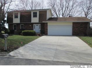 207 N Magnolia St, Trenton, IL 62293