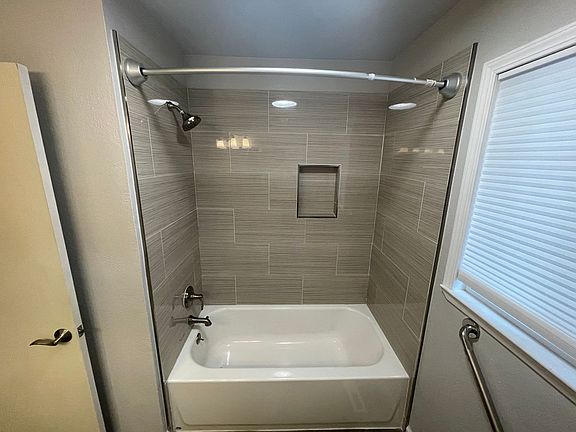5th image of 4757 Eggers Dr