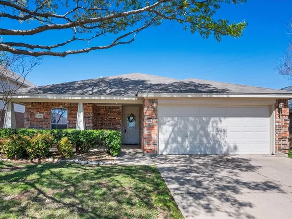 4320 Red Clover Ln, Fort Worth, TX 76109