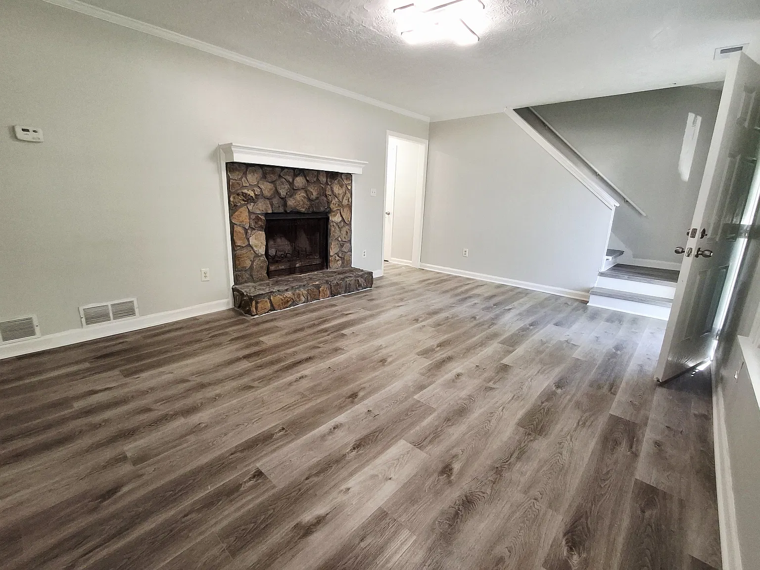3530 Hopkins Ct — Photo 2