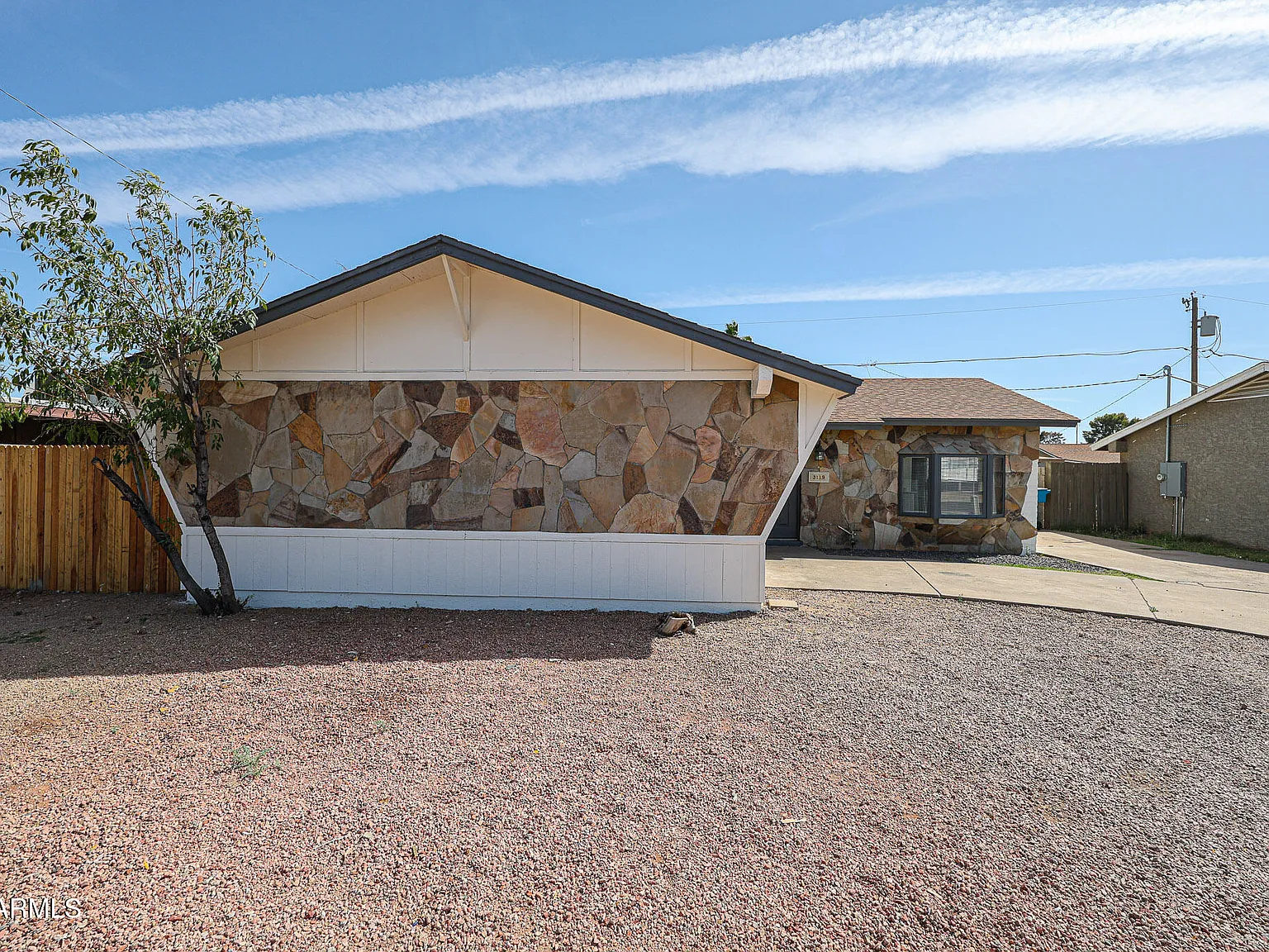 3 bed, 2.0 bath, 1476 sqft, $2,199 — Photo 3