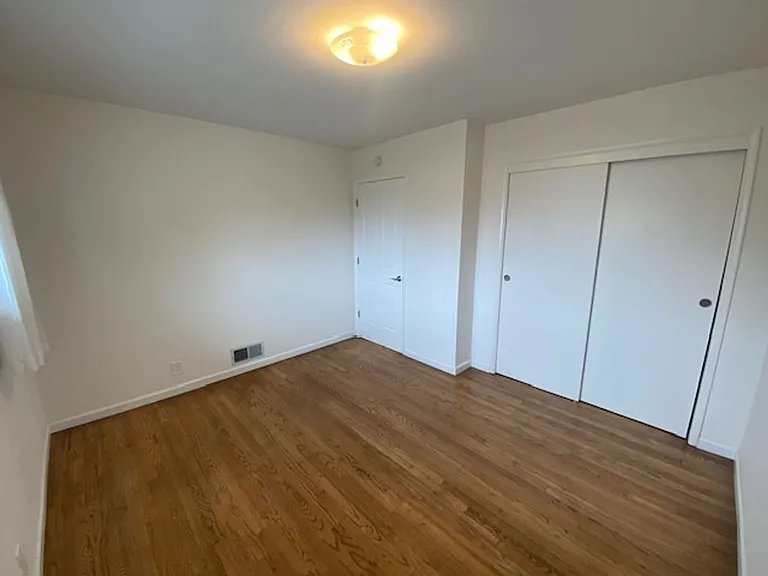 920 Crest Ave — Photo 31