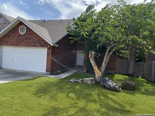 10811 Redbush Park — Photo 1