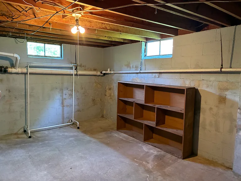 211 Lincoln Dr — Photo 6