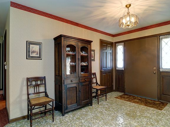 3rd image of 315 S Charles Ave