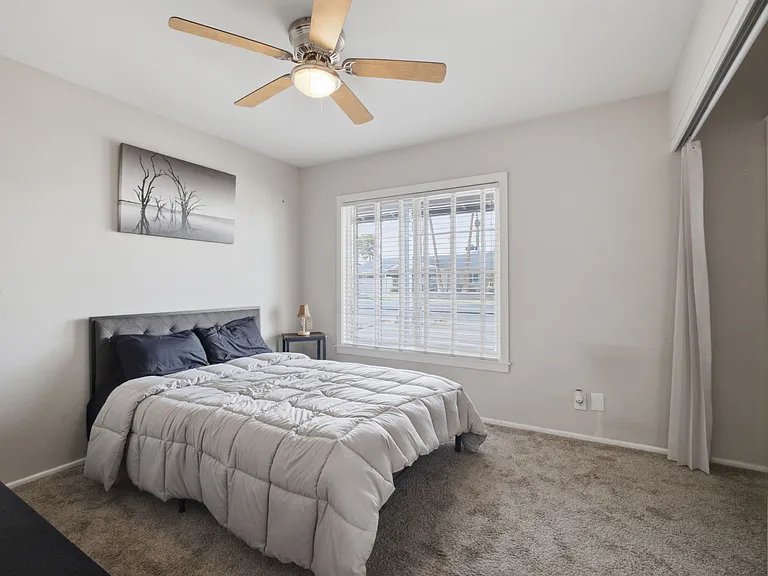2329 E Concorda Dr — Photo 18