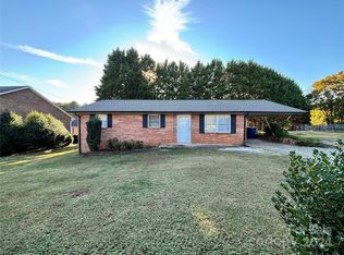 2451 1st St NW, Hickory, NC 28601