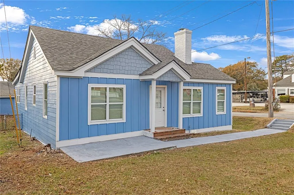 3 bed, 2.0 bath, 1295 sqft, $2,000 — Photo 3