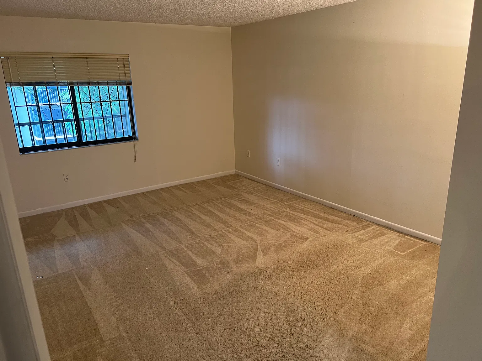 1 bed, 985 sqft, $1,750 — Photo 4