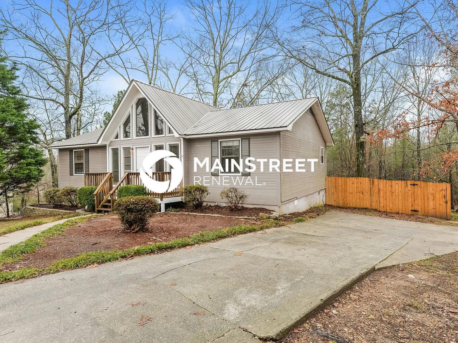 155 Lake Country Dr — Photo 2