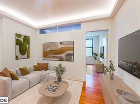 342 E 62nd St