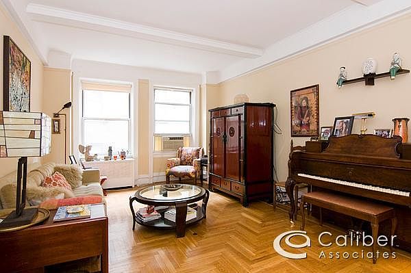 1st image of 240 W 98th St #4L
