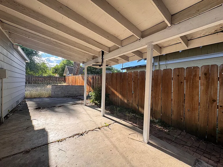 224 Maple St — Photo 14