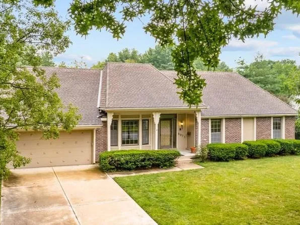 8971 Rosewood Dr, Prairie Village, KS 66207