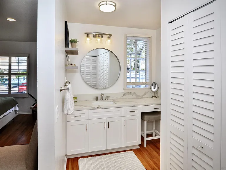 529 Fern Gln — Photo 19