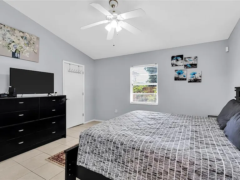 2648 Nassau St — Photo 14