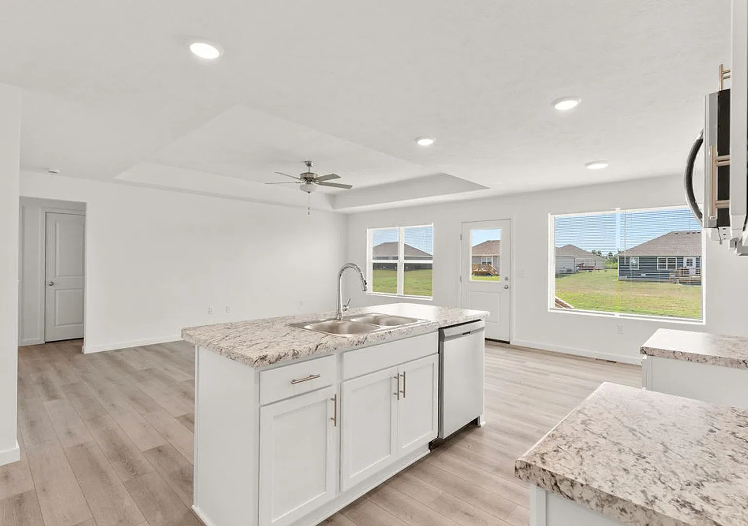 Newly Built 4 Bedroom Home — Photo 3