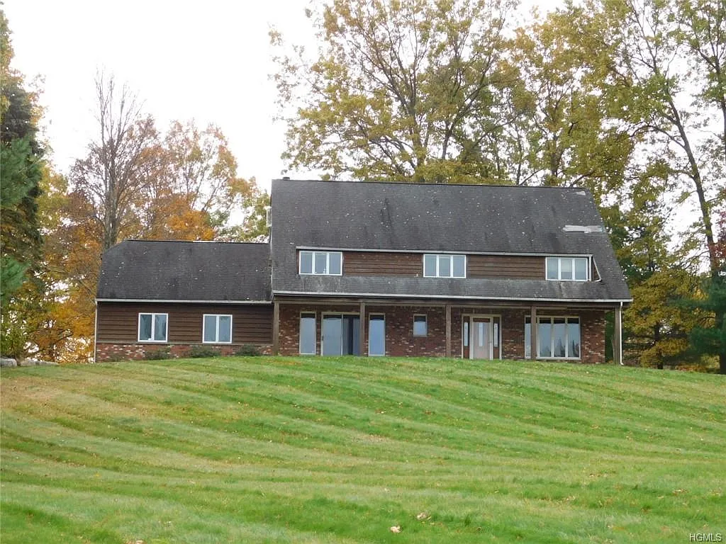 99 Pirog Rd photo 1