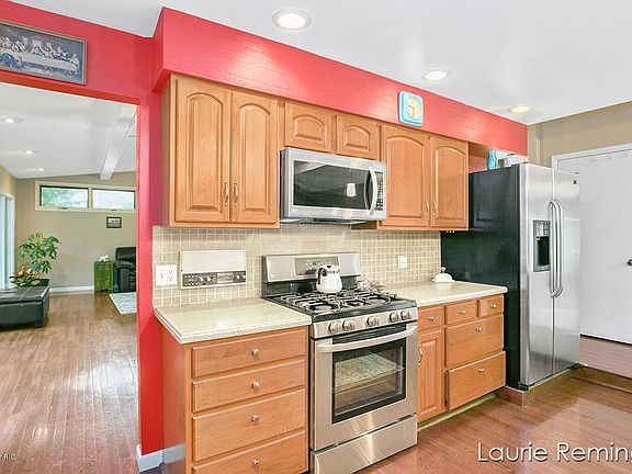 5th image of 6885 Sandy Lane Dr SE