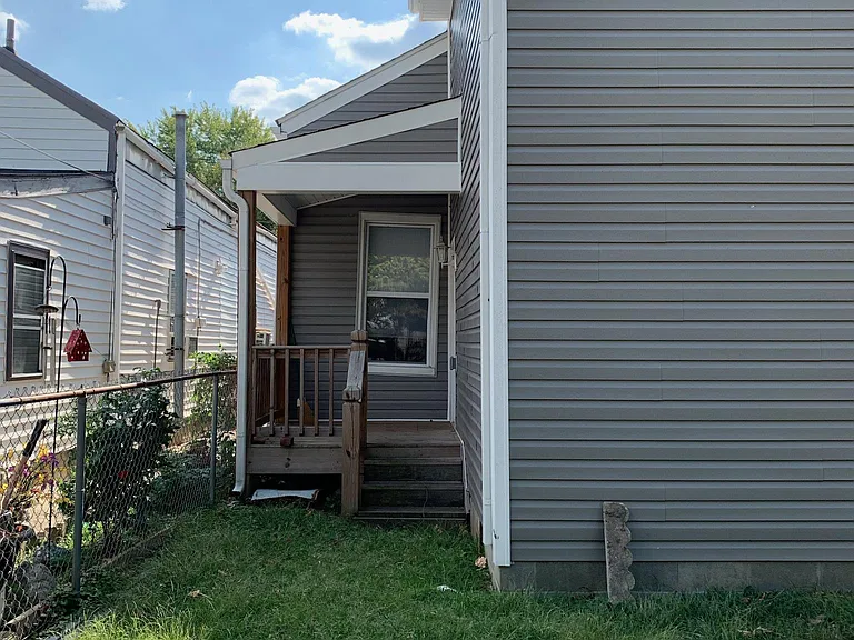 831 E Burnett Ave — Photo 9