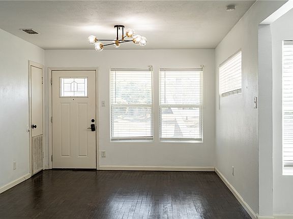 3rd image of 5808 Rio Vista Ave
