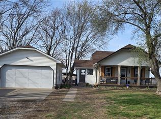 27302 E Herring Rd, Greenwood, MO 64034
