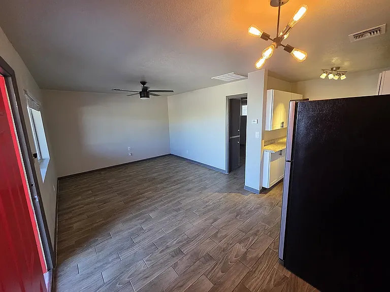 455 E Junction St #4 — Photo 10