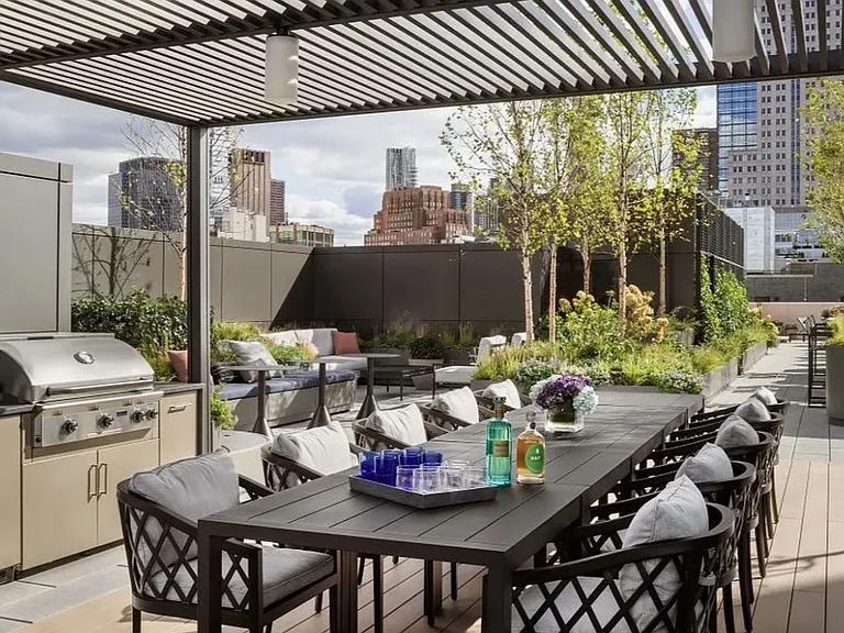 450 Washington St #306 — Photo 13