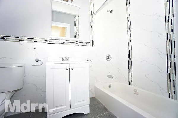 Rented by Mdrn Residential | media 10