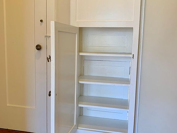5th image of 1835 Clay St APT 403