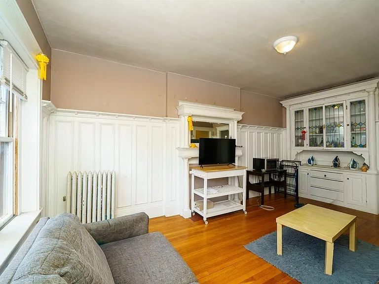 39 Strathmore Rd #2 — Photo 4