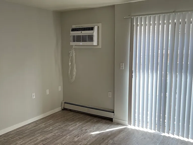 917 E College St #3S — Photo 5