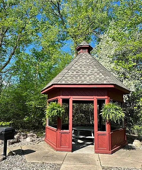 Sun Lake Gazebo in Chaska