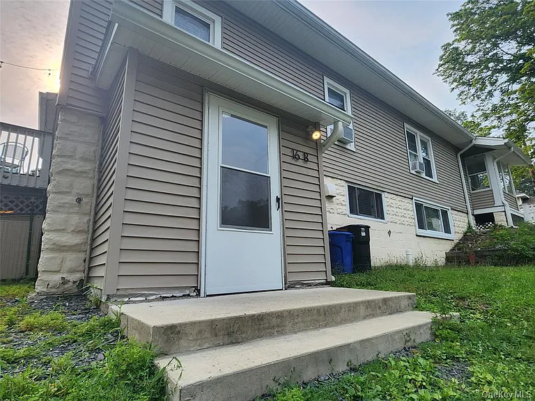 16 Ardmore St #B — Photo 1