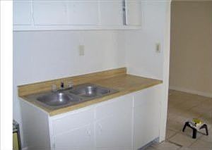 4th image of 2129 Wall Ave