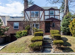 85-32 213th St, Queens Village, NY 11427