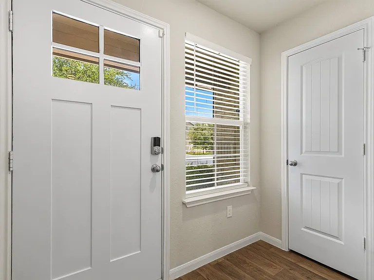 233 Baron Creek Trl — Photo 5