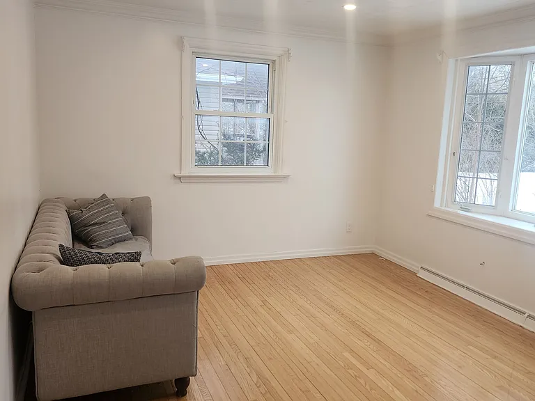 20145 Bathurst St — Photo 10