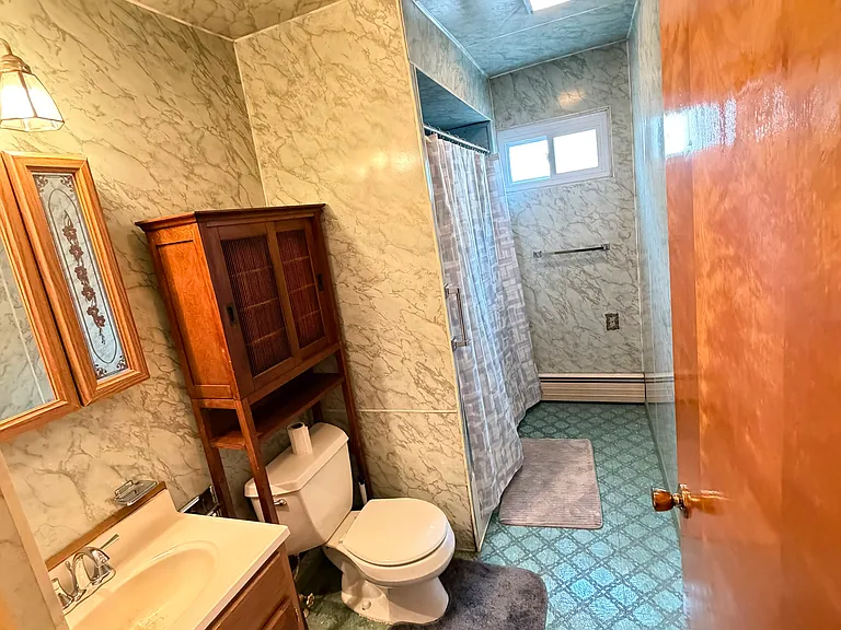 507 E 5th St #1 — Photo 10
