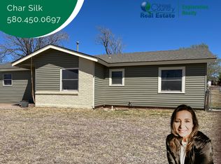 100 Elaine Dr, Cordell, OK 73632