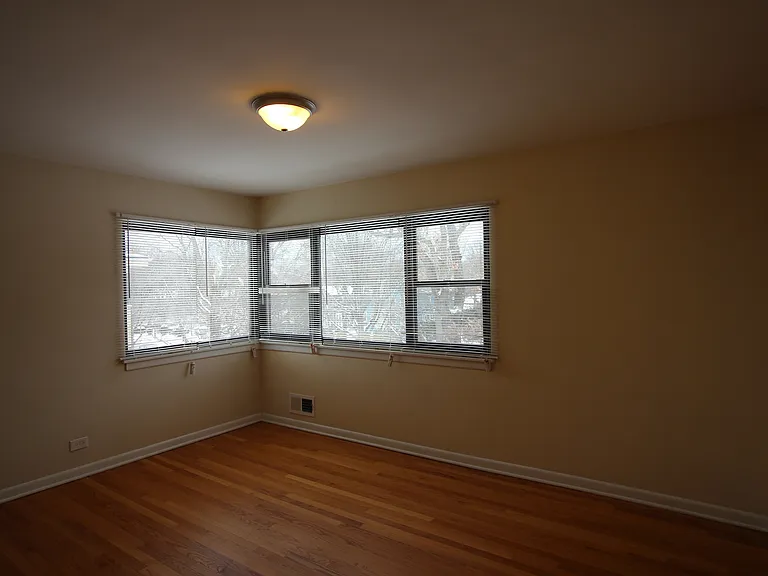 1934-46 Linden Ave #B — Photo 5