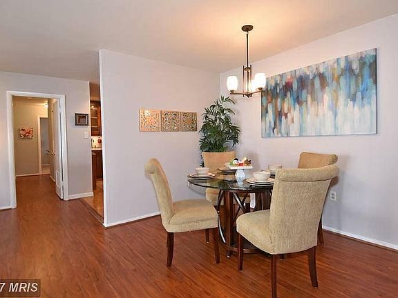 4th image of 200 Park Terrace Ct SE APT 10