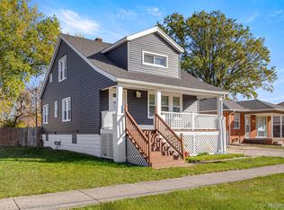 26640 Schoenherr Rd, Warren, MI 48089